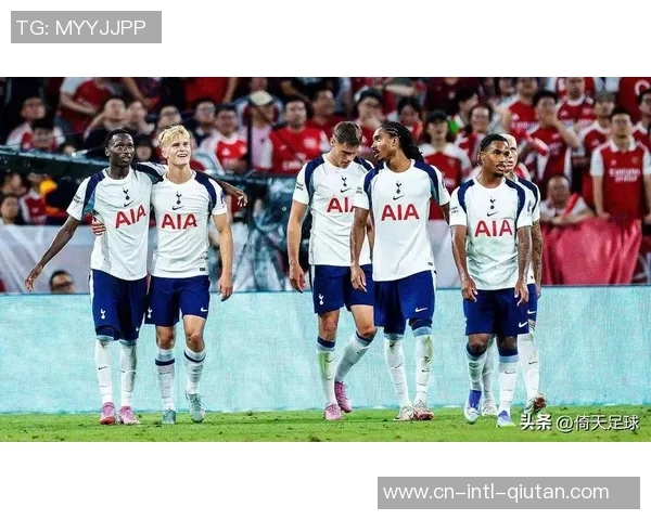 西汉姆联迎战托特纳姆热刺争夺英超关键三分之战即将打响